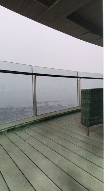 Room in 5 BHK Apartment at Bayview Terraces, Prabhadevi – for Rent