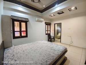 Bedroom in 2 BHK Apartment at Race Course – for Rent