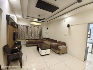 2 BHK Apartment For Rent in Race Course