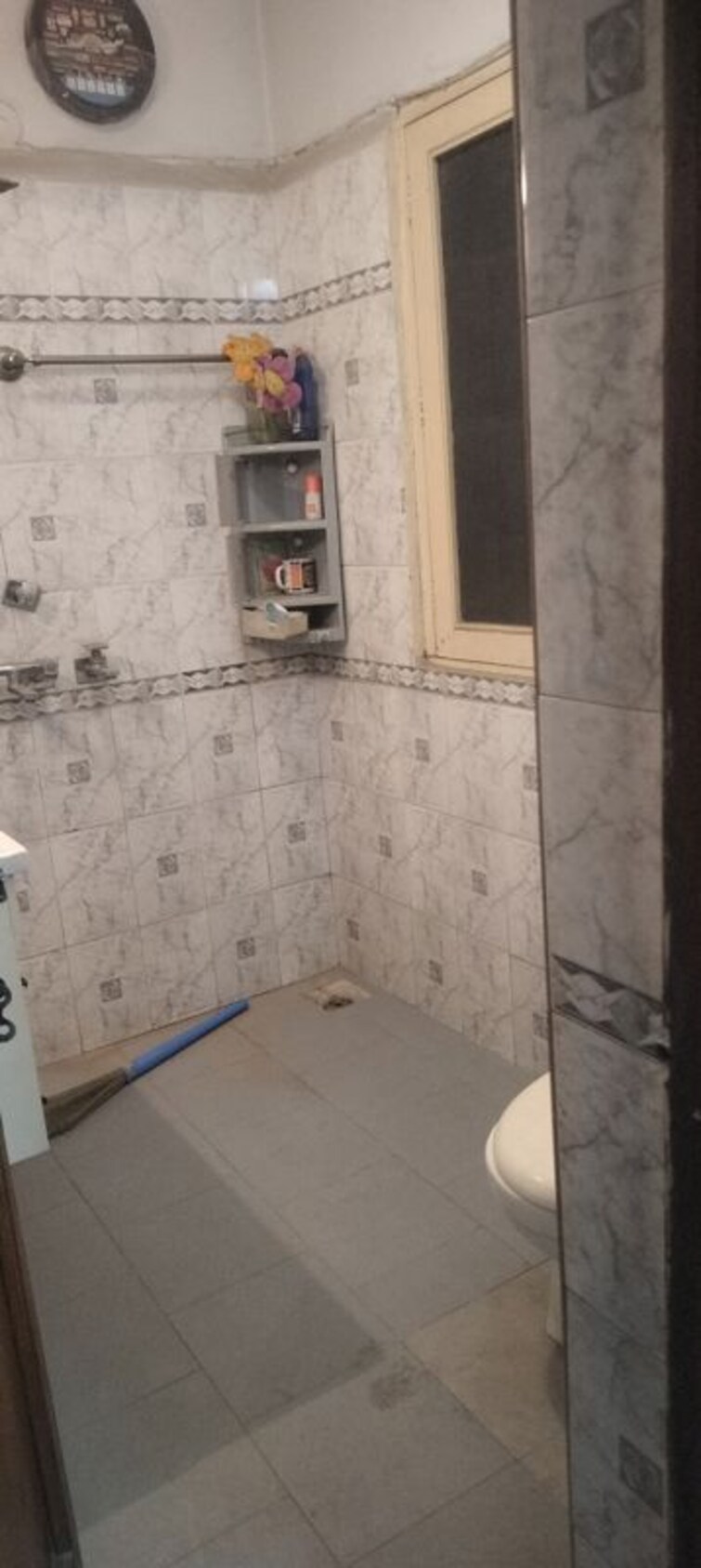 Bathroom, janakpuri 2.5 Bedroom 1700 Sq.Ft. Builder Floor In Janakpuri Delhi 9986120