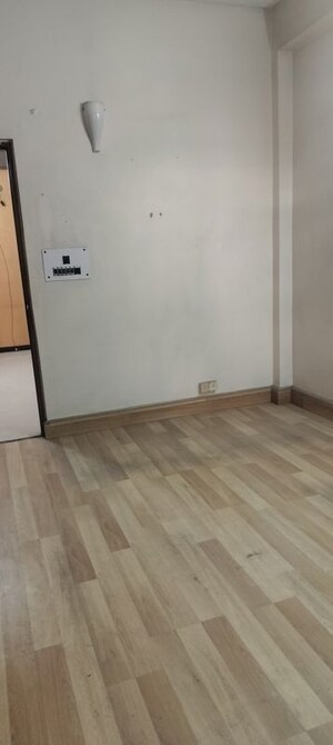 Room in 2.5 BHK Builder Floor at Janakpuri – for Rent