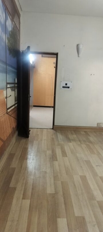 Room in 2.5 BHK Builder Floor at Janakpuri – for Rent