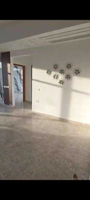 Room in 2 BHK Apartment at SS The Leaf, Sector 85 – for Rent