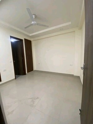 Room in 3 BHK Apartment at Palm Residency Chhatarpur, Chattarpur – for Rent