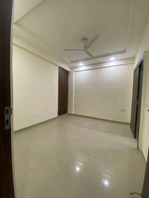 Room in 3 BHK Apartment at Palm Residency Chhatarpur, Chattarpur – for Rent