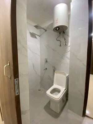 Bathroom in 3 BHK Apartment at Palm Residency Chhatarpur, Chattarpur – for Rent