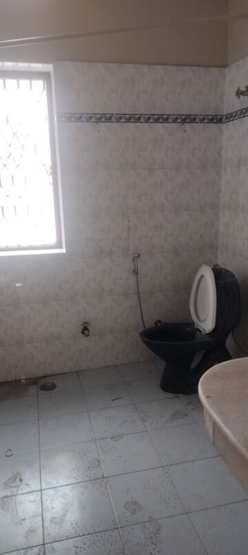 Bathroom in 2.5 BHK Builder Floor at Janakpuri – for Rent