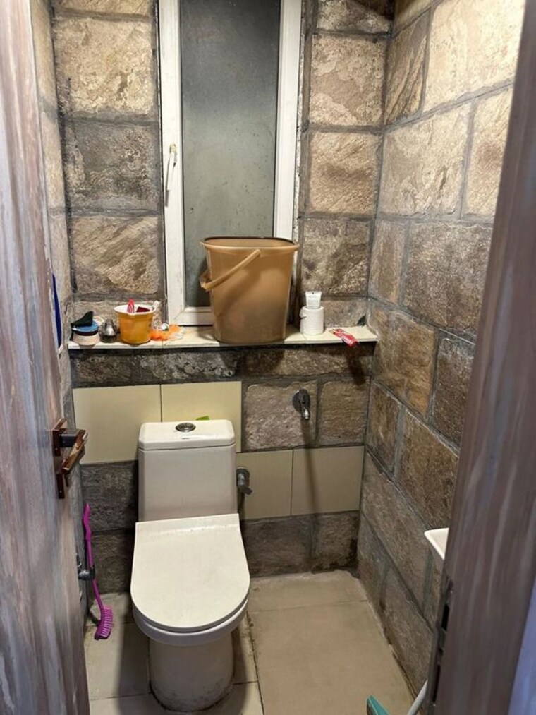 Bathroom, orchid-petals 3 Bedroom 2061 Sq.Ft. Apartment In Sector 49 Gurgaon 9986143