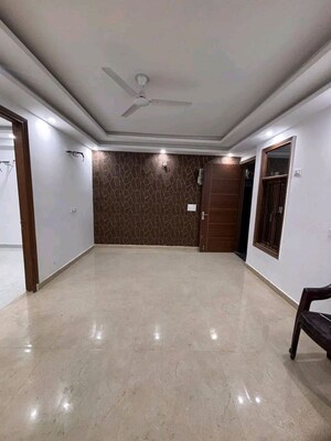 Room in 2 BHK Apartment at Palm Residency Chhatarpur, Chattarpur – for Rent