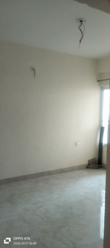 Room in 3 BHK Apartment at VVIP Mangal, Raj Nagar Extension – for Sale