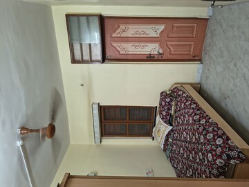 Bedroom in 2 BHK Apartment at Kurla East – for Rent