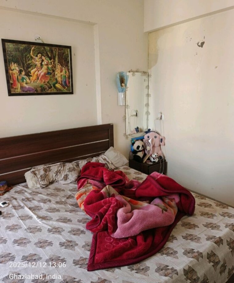 Bedroom, wave-dream-homes 1 Bedroom 578 Sq.Ft. Apartment In Wave City Ghaziabad 9986154
