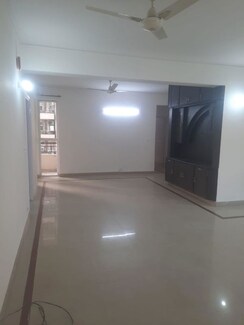 5 BHK + Servant Room,Study Room,Extra Room Apartment For Sale in Orchid Petals