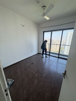 Room in 3.5 BHK Apartment at Paras Dews, Panwala Khusropur – for Rent