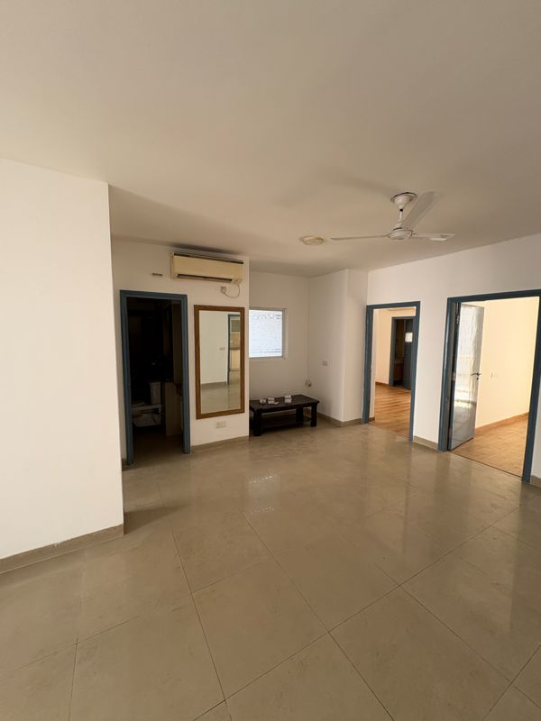 3.5 BHK + Servant Room Apartment For Rent in Emaar Gurgaon Greens