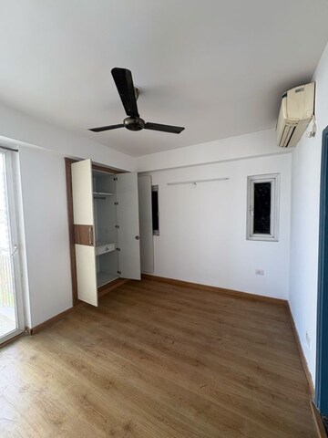 Room in 3.5 BHK Apartment at Emaar Gurgaon Greens, Sector 102 – for Rent