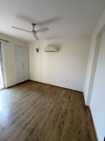 Room in 3.5 BHK Apartment at Experion The Heart Song, Sector 108 – for Rent