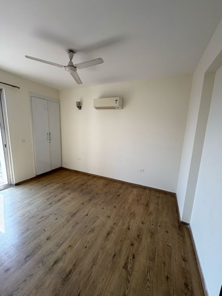 Room, experion-the-heart-song 3.5 Bedroom 2003 Sq.Ft. Apartment In Sector 108 Gurgaon 9986185