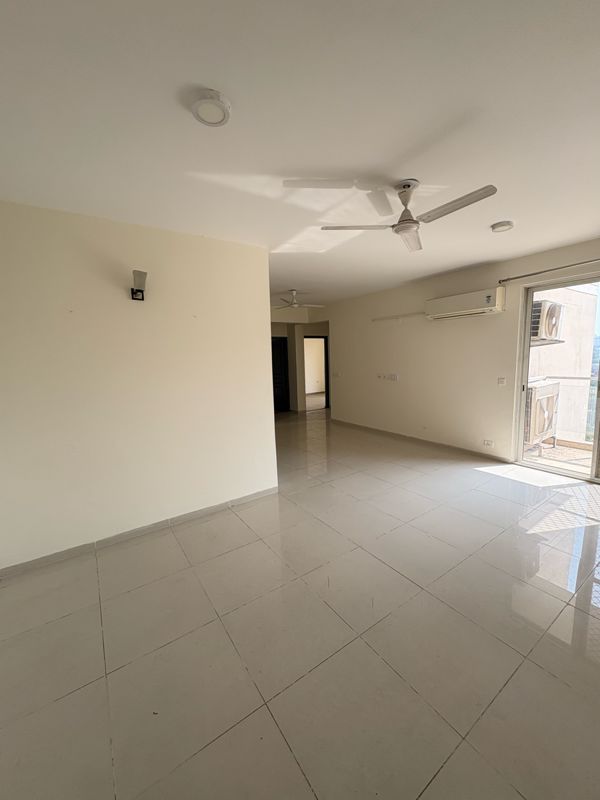 3.5 BHK + Servant Room Apartment For Rent in Experion The Heart Song