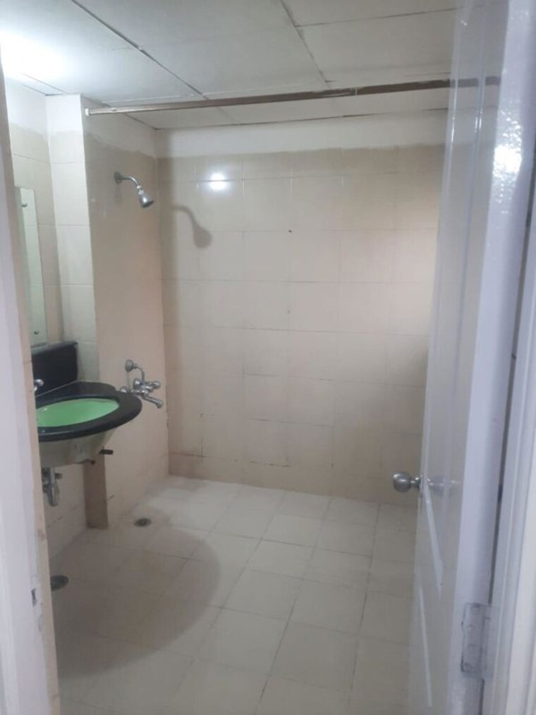 Bathroom, orchid-petals 3 Bedroom 2061 Sq.Ft. Apartment In Sector 49 Gurgaon 9986188