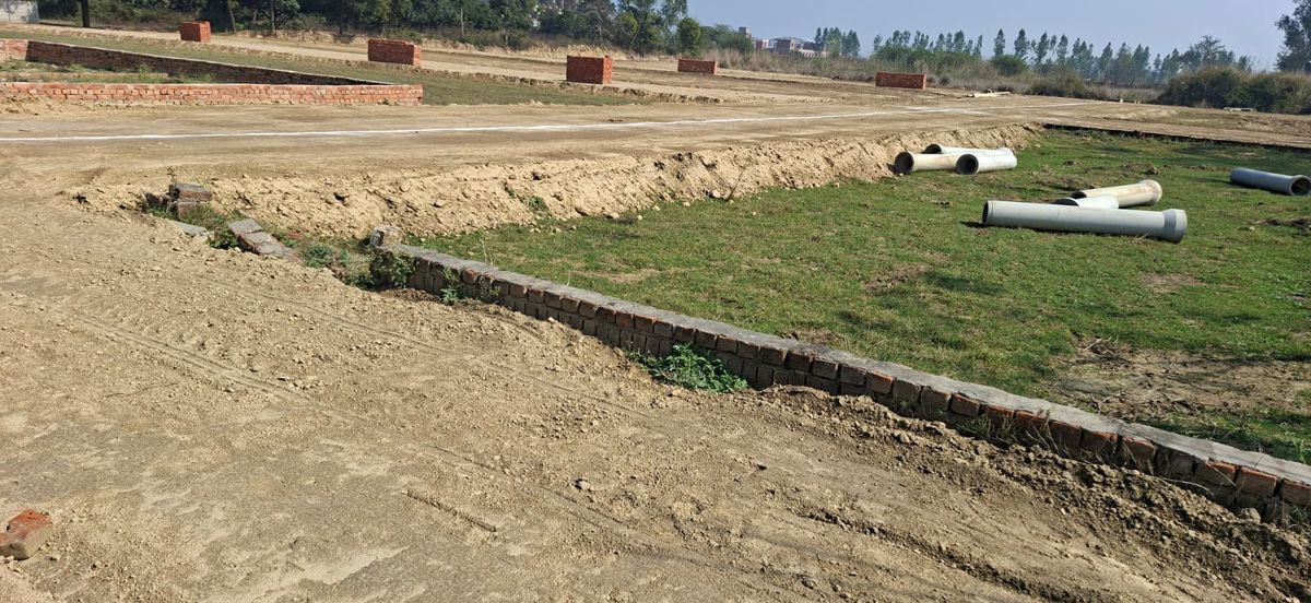 Plot For Sale in Vidhi Estate