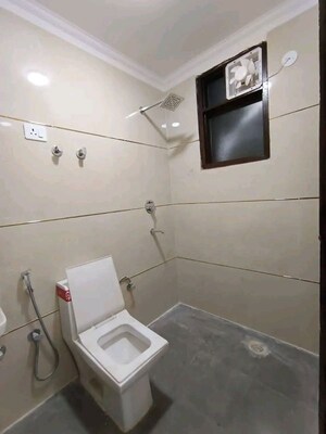 Bathroom in 3 BHK Apartment at Palm Residency Chhatarpur, Chattarpur – for Rent