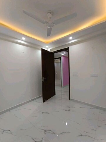 Room in 3 BHK Apartment at Palm Residency Chhatarpur, Chattarpur – for Rent