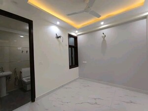 Room in 3 BHK Apartment at Palm Residency Chhatarpur, Chattarpur – for Rent