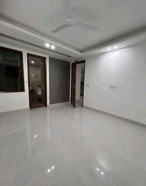 Room in 3 BHK Builder Floor at Palm Residency Chhatarpur, Chattarpur – for Rent