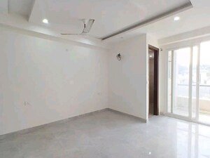 Room in 3 BHK Builder Floor at Palm Residency Chhatarpur, Chattarpur – for Rent