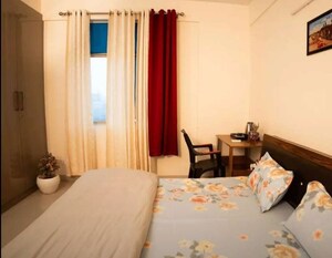 Bedroom in 3 BHK Apartment at Hazratganj – for Rent