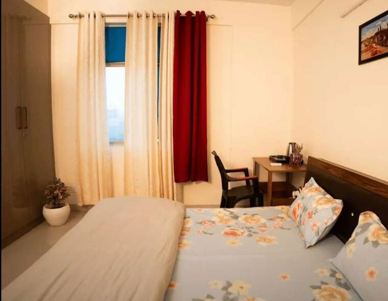 Bedroom, hazratganj 3 Bedroom 1950 Sq.Ft. Apartment In Hazratganj Lucknow 9986220