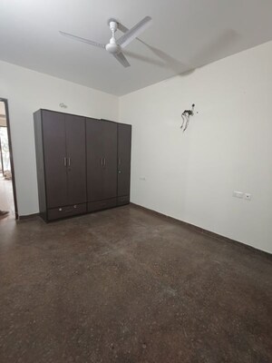 Room in 2 BHK Builder Floor at Sector 46 – for Rent