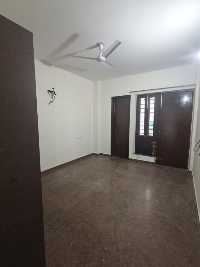 Room, sector 46 2 Bedroom 1450 Sq.Ft. Builder Floor In Sector 46 Gurgaon 9986232