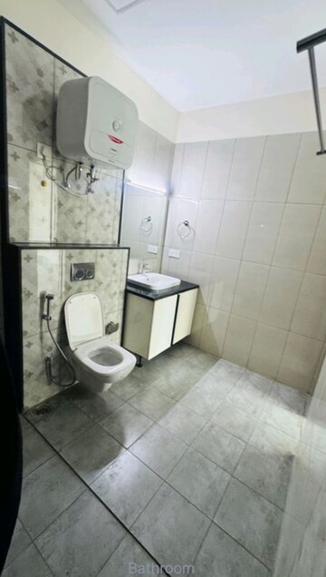 Washroom in 4 BHK Apartment at Uchdpl Veridia Oakwood Enclave, Wave City – for Rent