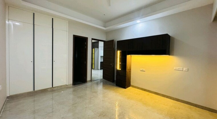Room, uchdpl-veridia-oakwood-enclave 4 Bedroom 2385 Sq.Ft. Apartment In Wave City Ghaziabad 9986251