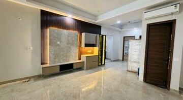 4 BHK Apartment For Rent in Uchdpl Veridia Oakwood Enclave, Wave City