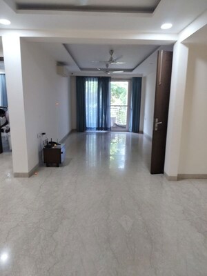 Room in 2.5 BHK Builder Floor at M3M Antalya Hills, Sector 79 – for Sale