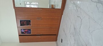 Room in 3 BHK Apartment at Sarita Vihar – for Rent