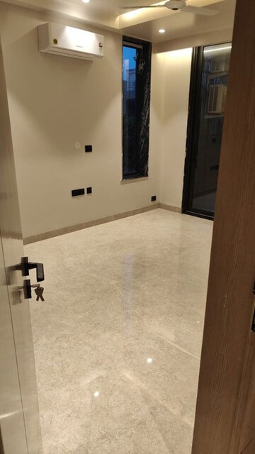 Room in 2.5 BHK Builder Floor at M3M Antalya Hills, Sector 79 – for Sale