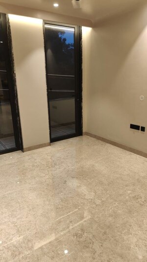 Room in 2.5 BHK Builder Floor at M3M Antalya Hills, Sector 79 – for Sale