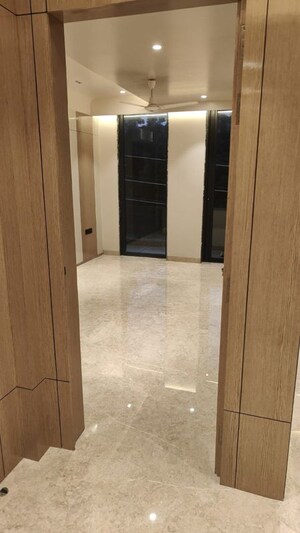 Bathroom in 2.5 BHK Builder Floor at M3M Antalya Hills, Sector 79 – for Sale