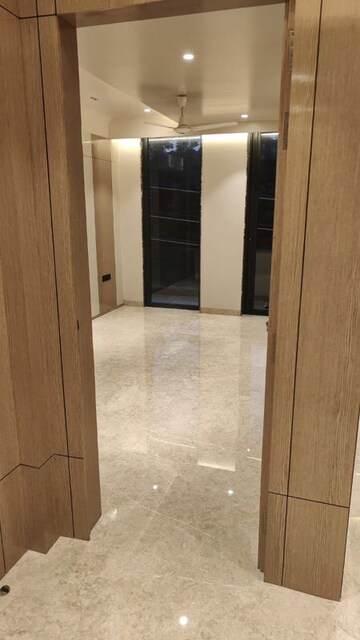 Bathroom in 2.5 BHK Builder Floor at M3M Antalya Hills, Sector 79 – for Sale