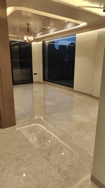 Room in 2.5 BHK Builder Floor at M3M Antalya Hills, Sector 79 – for Sale