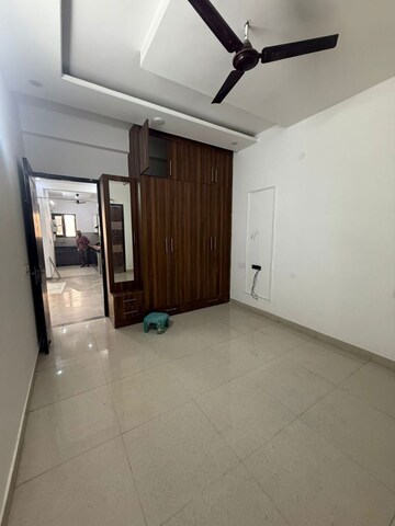 Room in 3 BHK Builder Floor at Dhakoli – for Rent