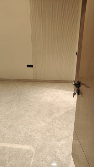 Room in 2.5 BHK Builder Floor at M3M Antalya Hills, Sector 79 – for Sale