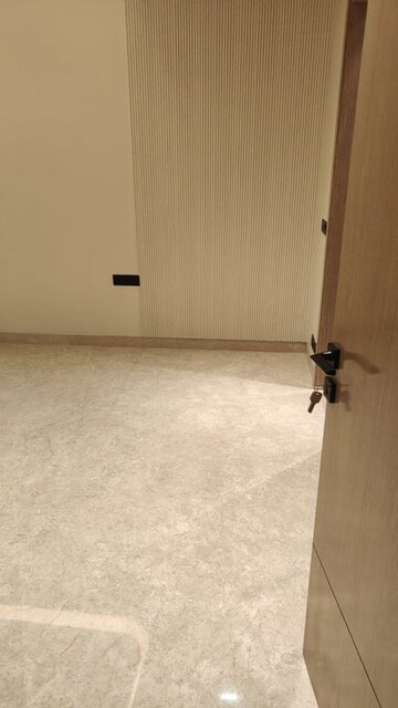 Room in 2.5 BHK Builder Floor at M3M Antalya Hills, Sector 79 – for Sale