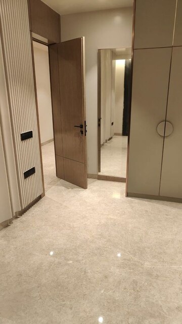 Room in 2.5 BHK Builder Floor at M3M Antalya Hills, Sector 79 – for Sale