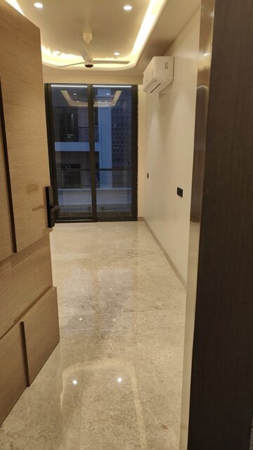 Room in 2.5 BHK Builder Floor at M3M Antalya Hills, Sector 79 – for Sale