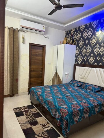 Bedroom in 3 BHK Builder Floor at Pir Machalla – for Rent